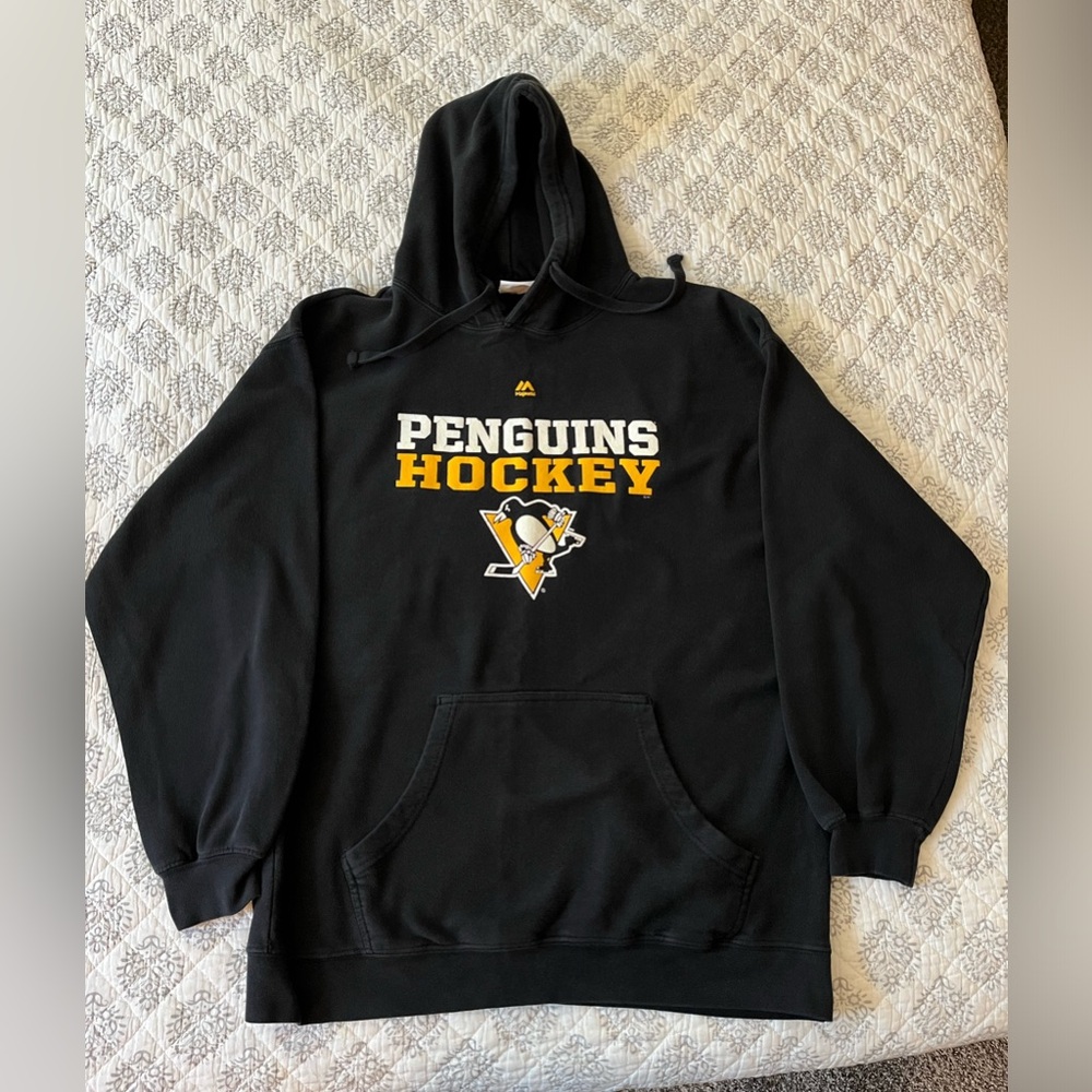 Men’s Pittsburgh Penguins Majestic Hoodie Size XL